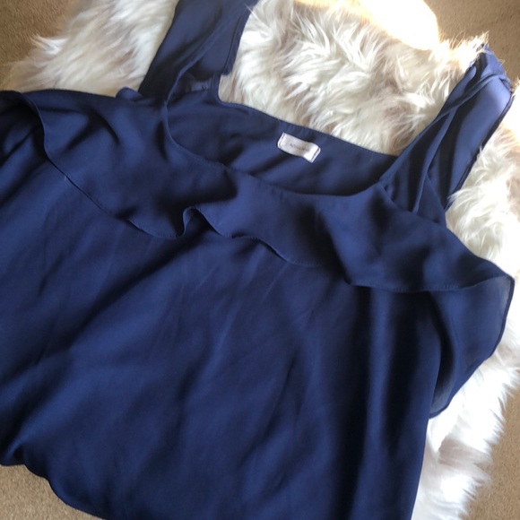 Blue sleevless chiffon blouse - Picture 2 of 3